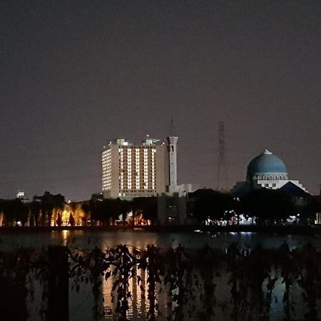 My Tower Hotel Surabaya Luaran gambar
