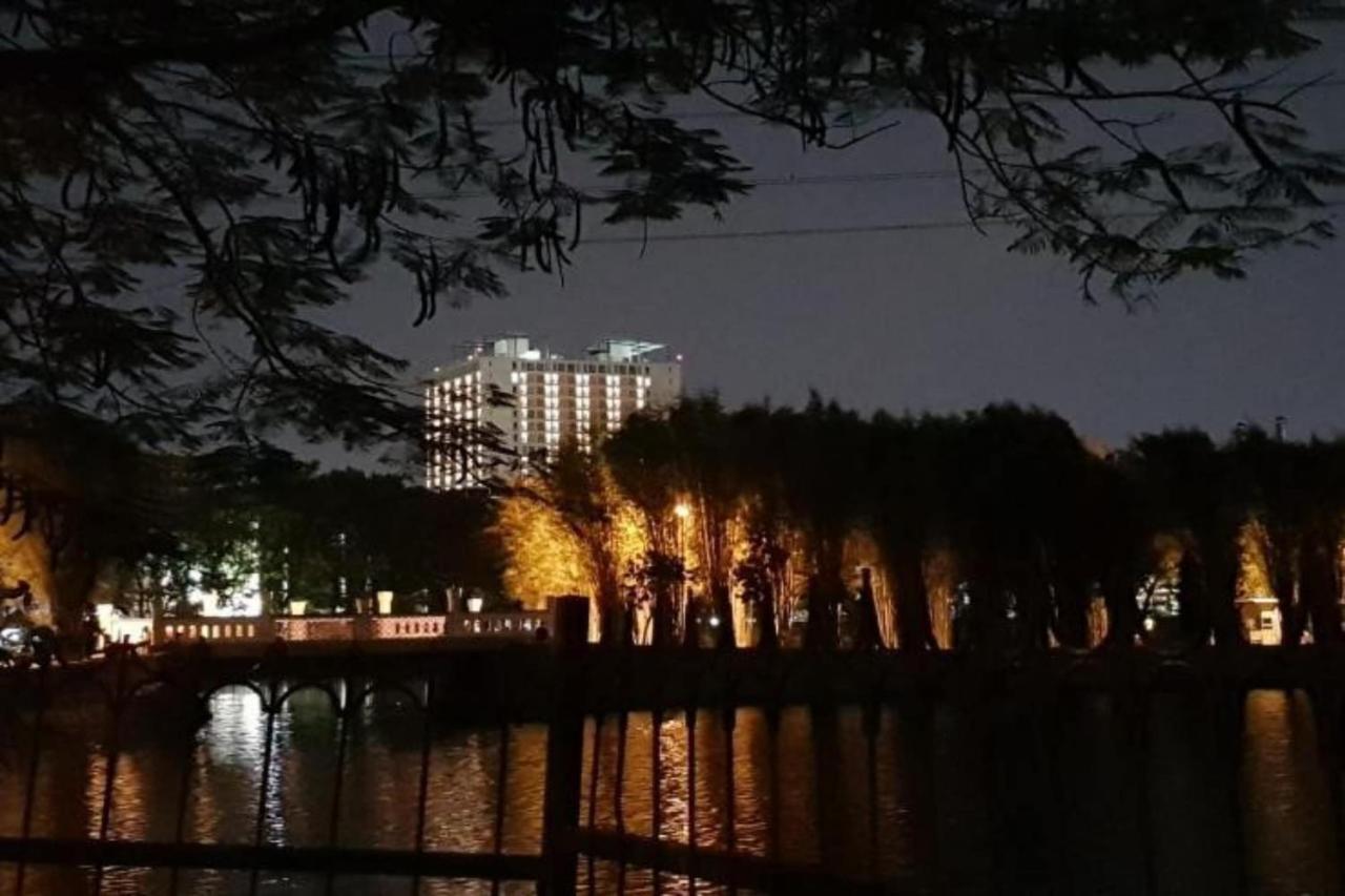 My Tower Hotel Surabaya Luaran gambar