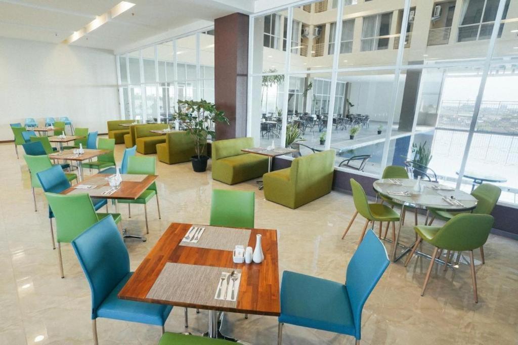 My Tower Hotel Surabaya Luaran gambar